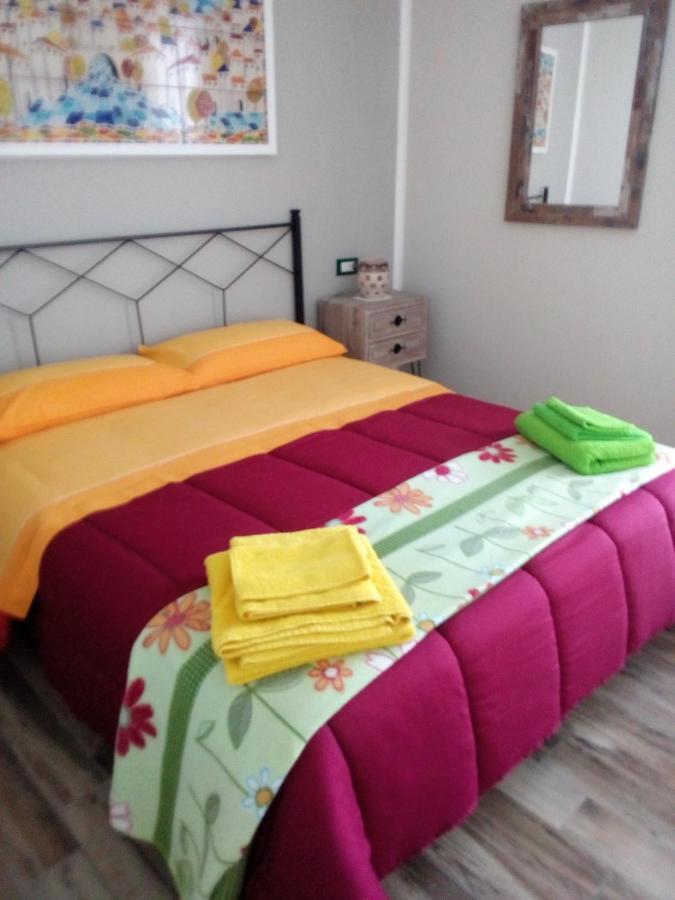 Case Vacanza Le Casette Santo Stefano di Camastra Exterior photo